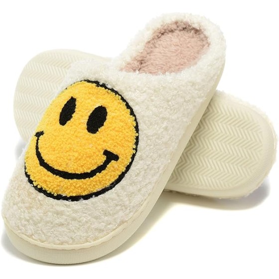 Retro Fuzzy Happy Face Slippers for Women Men Soft Fluffy Warm Non-Slip Happy Face Design Indoor Outdoor Anti-Skid Memory Foam Slides